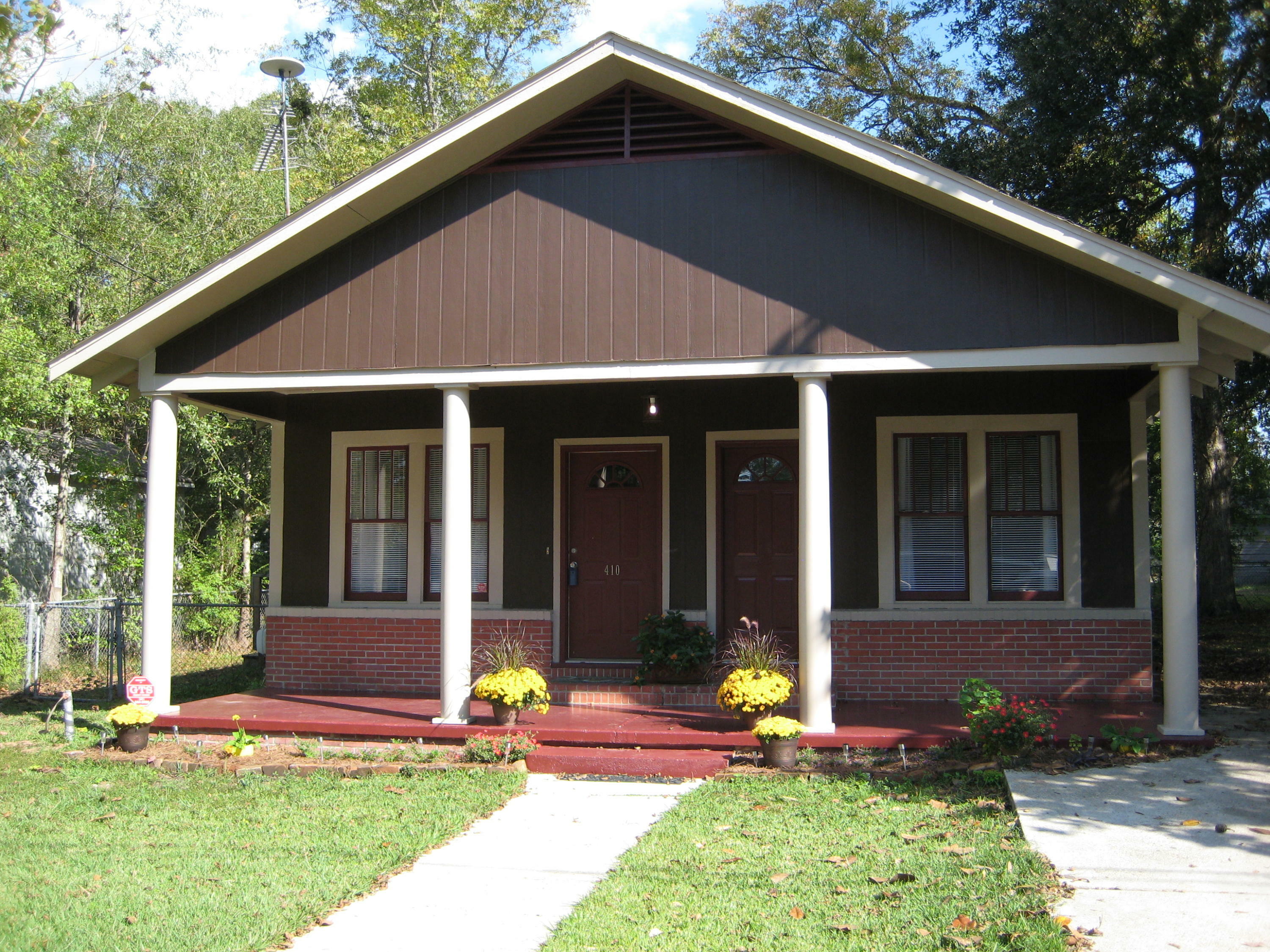 Property Photo:  410 S 14th Ave.  MS 39401 