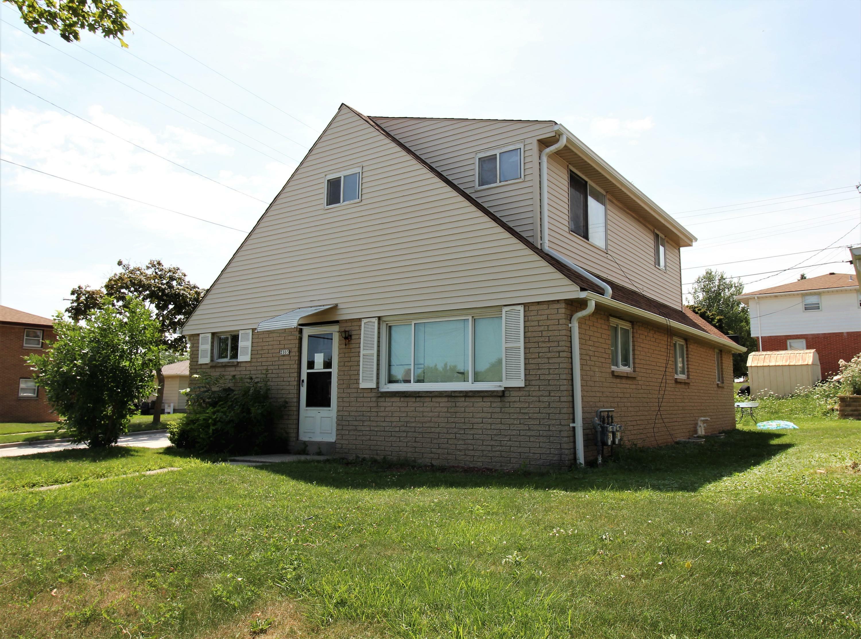 Property Photo:  2103 W Layton Ave  WI 53221 