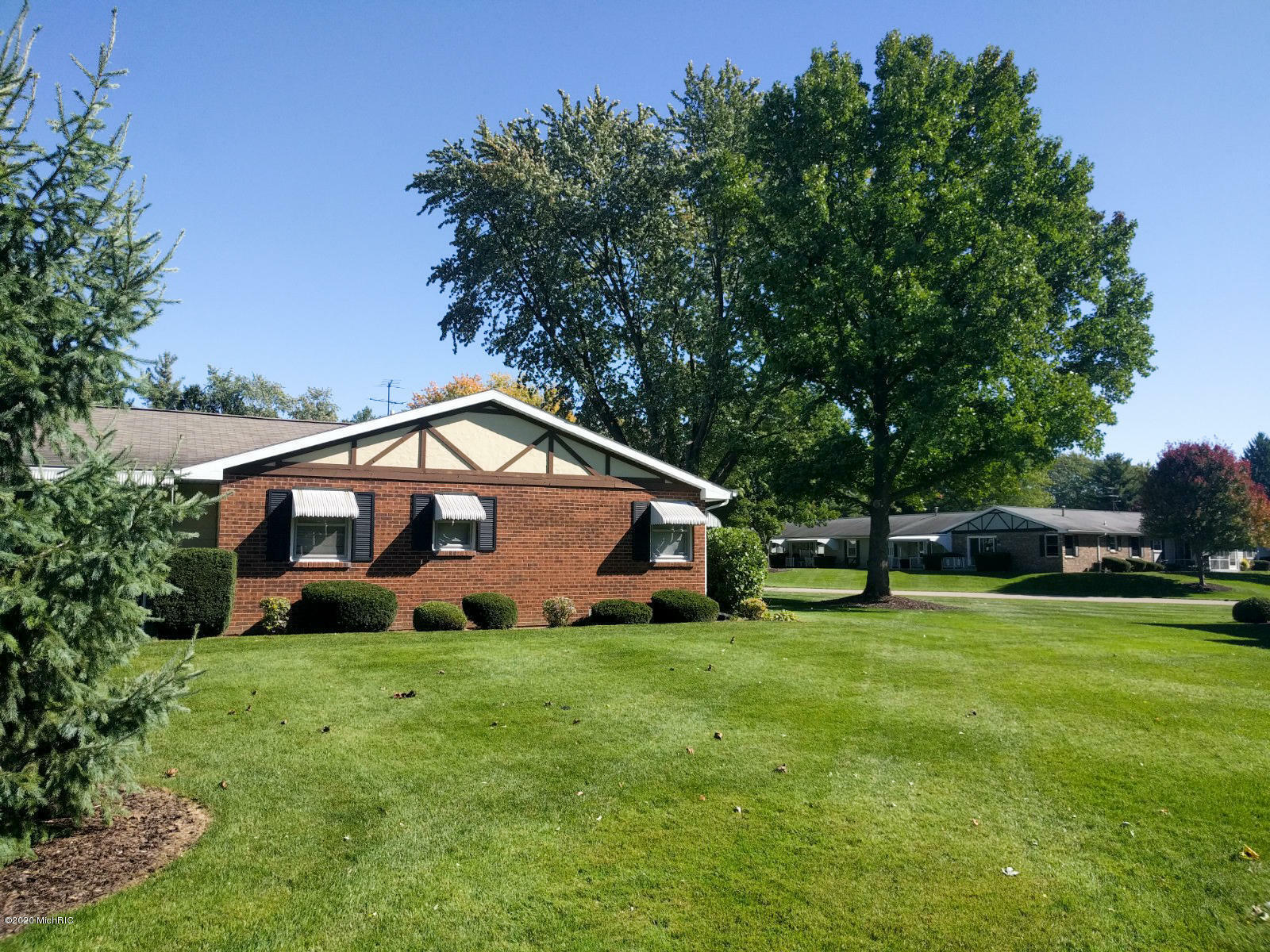 Property Photo:  932 Andover Court SE  MI 49508 