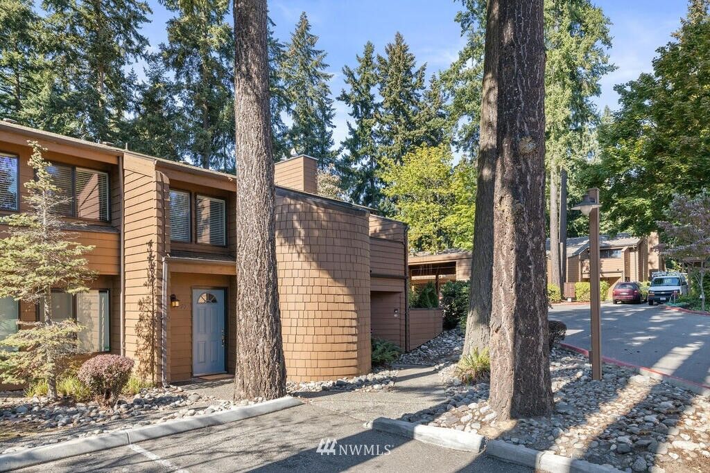 Property Photo: 11414 NE 128th Street 77 WA 98034
