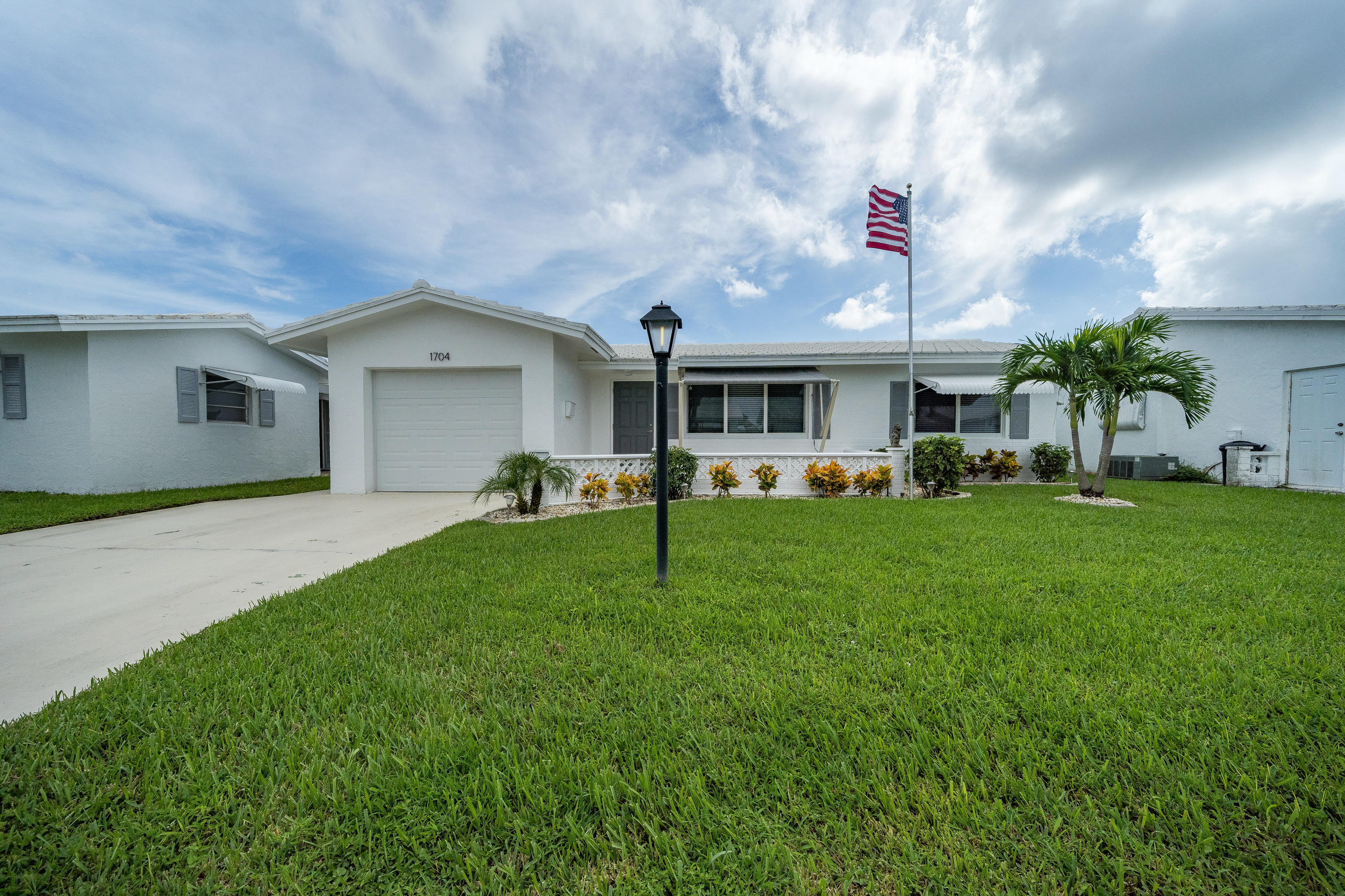 Property Photo:  1704 SW 20th Street  FL 33426 