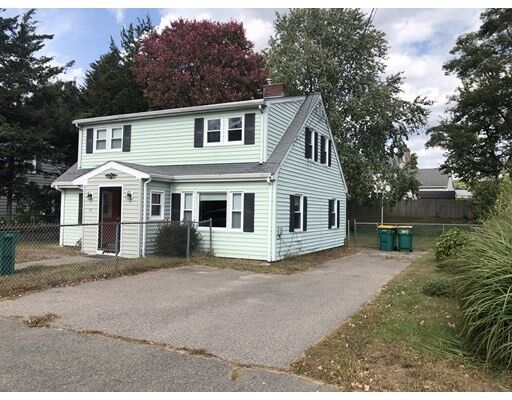 Property Photo: 39 Alandale Pkwy MA 02062