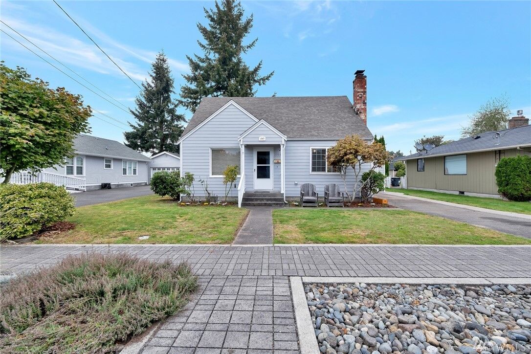 Property Photo: 1007 8th Ave NW WA 98371