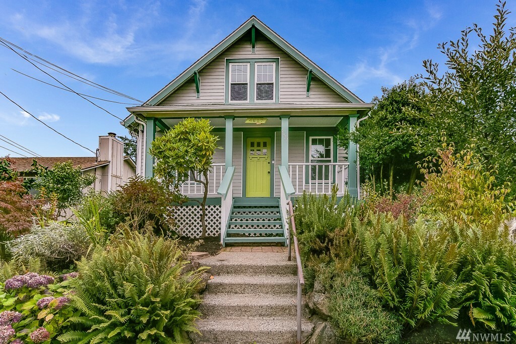 Property Photo:  4627 S Orchard St  WA 98118 