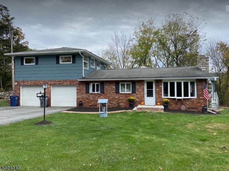 Property Photo: 4 Thistle Ave NJ 07418