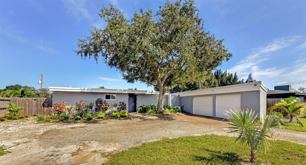 Property Photo:  555 Parkview Drive  FL 34243 