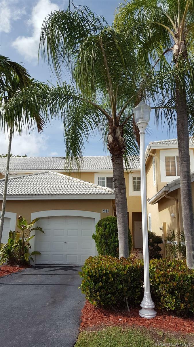 Property Photo:  2213 Salerno Cir .  FL 33327 