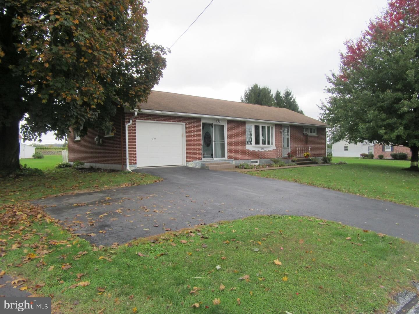 Property Photo: 521 W Washington Avenue PA 17067