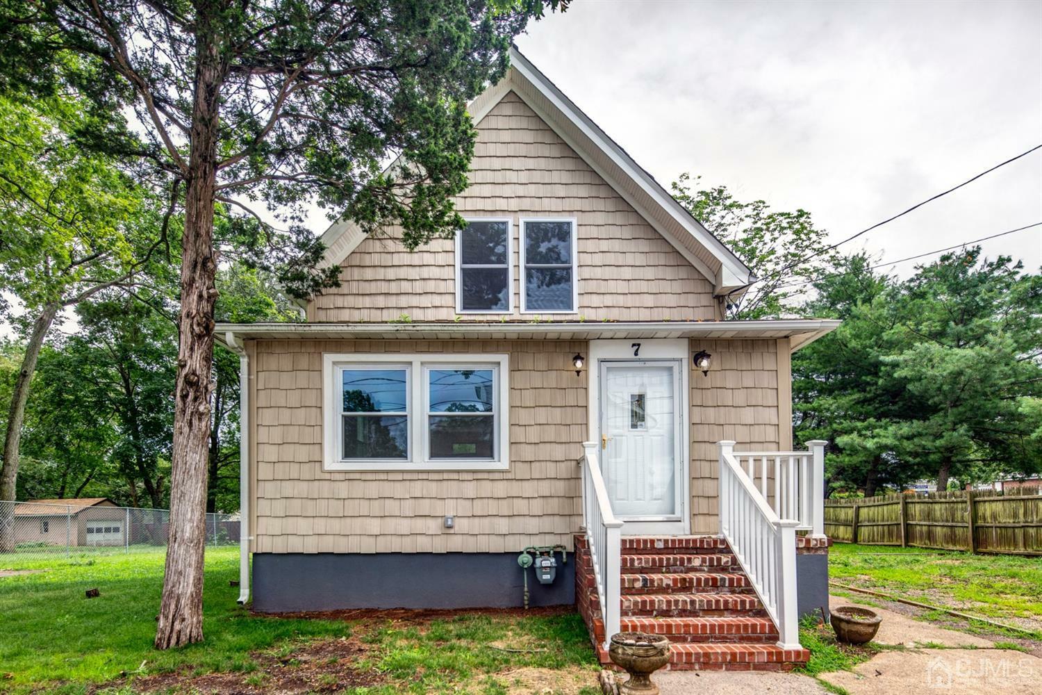 Property Photo:  7 Sycamore Avenue  NJ 08817 