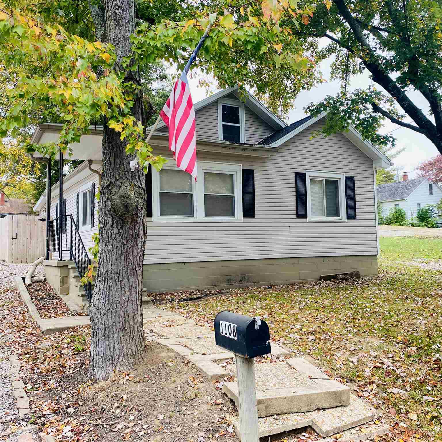 Property Photo:  1108 N Second Street  IN 47601 