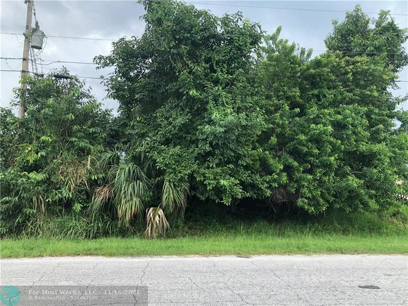 Property Photo:  2025 SE South Buttonwood Dr  FL 34952 