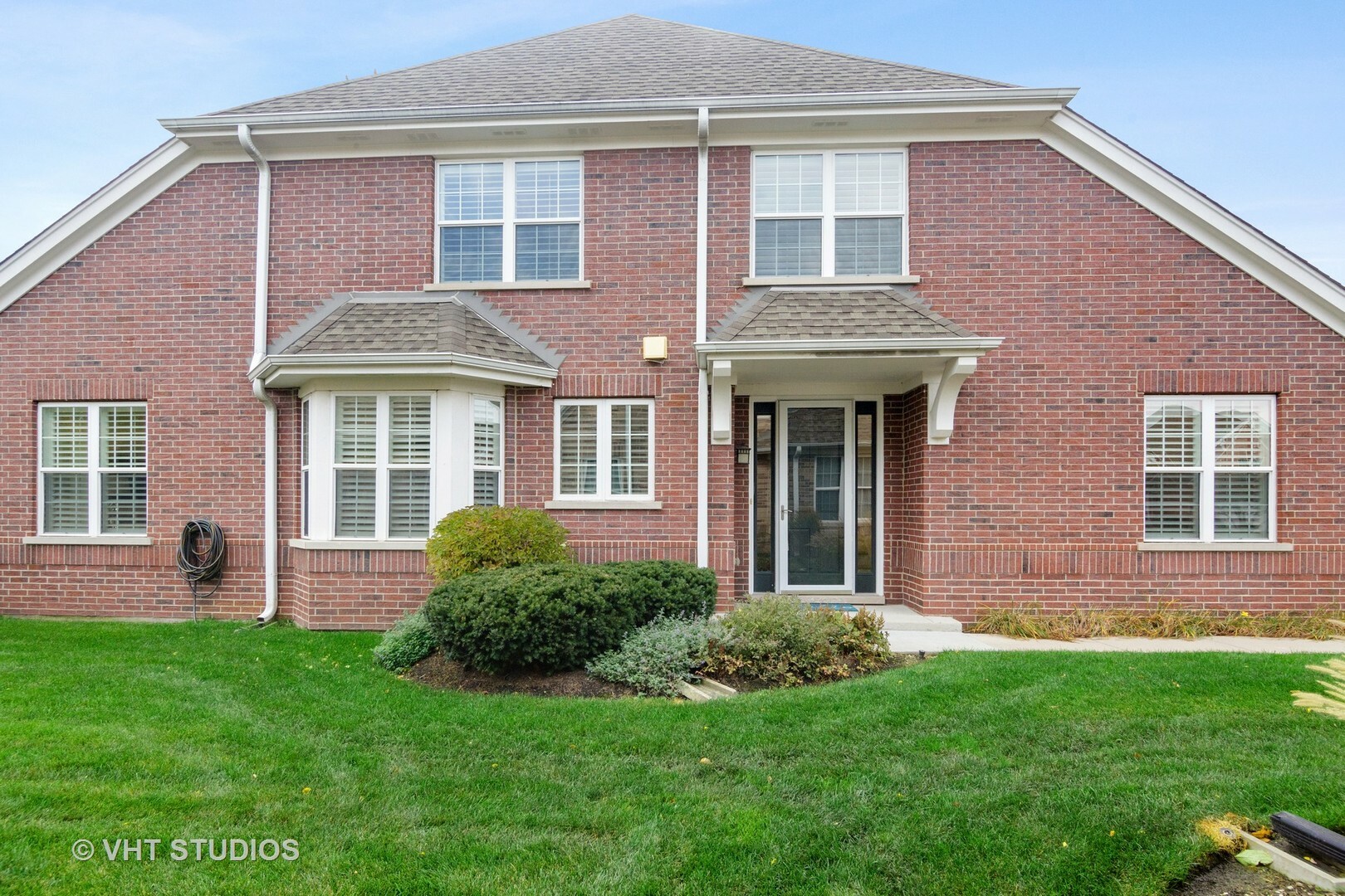 Property Photo: 2168 Washington Drive IL 60062