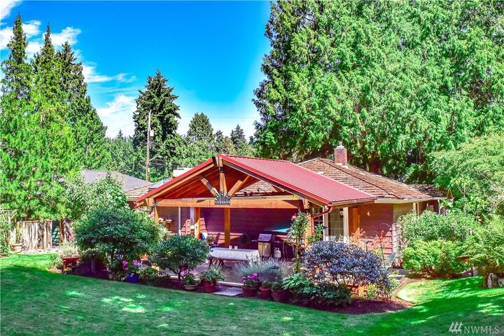 9203 Matthews Ave NE  Seattle WA 98115 photo