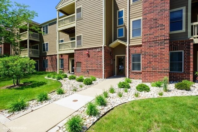 Property Photo:  127 Glengarry Drive 208  IL 60108 
