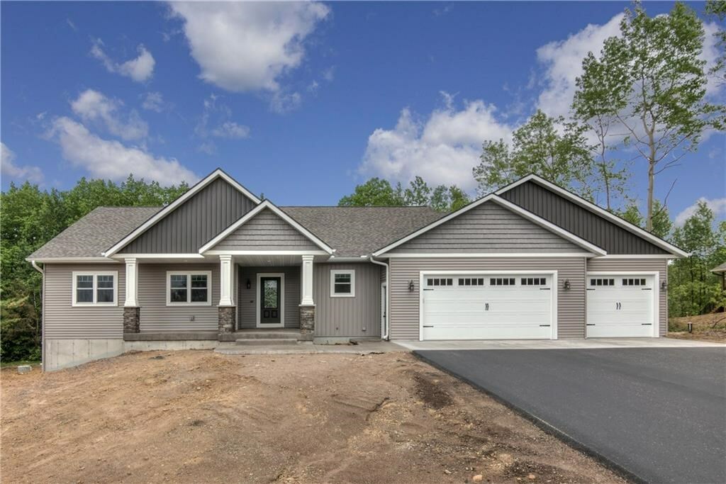 Property Photo: 4745 S Oakwood Hills Parkway WI 54701