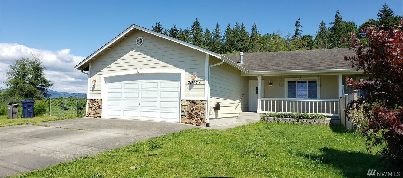 Property Photo:  20129 43rd Ave NE A &Amp B  WA 98223 