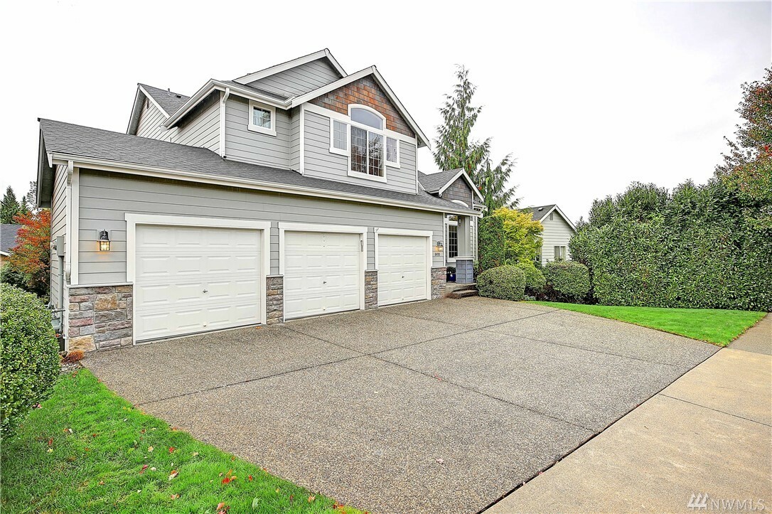 Property Photo:  8410 Grove St  WA 98270 