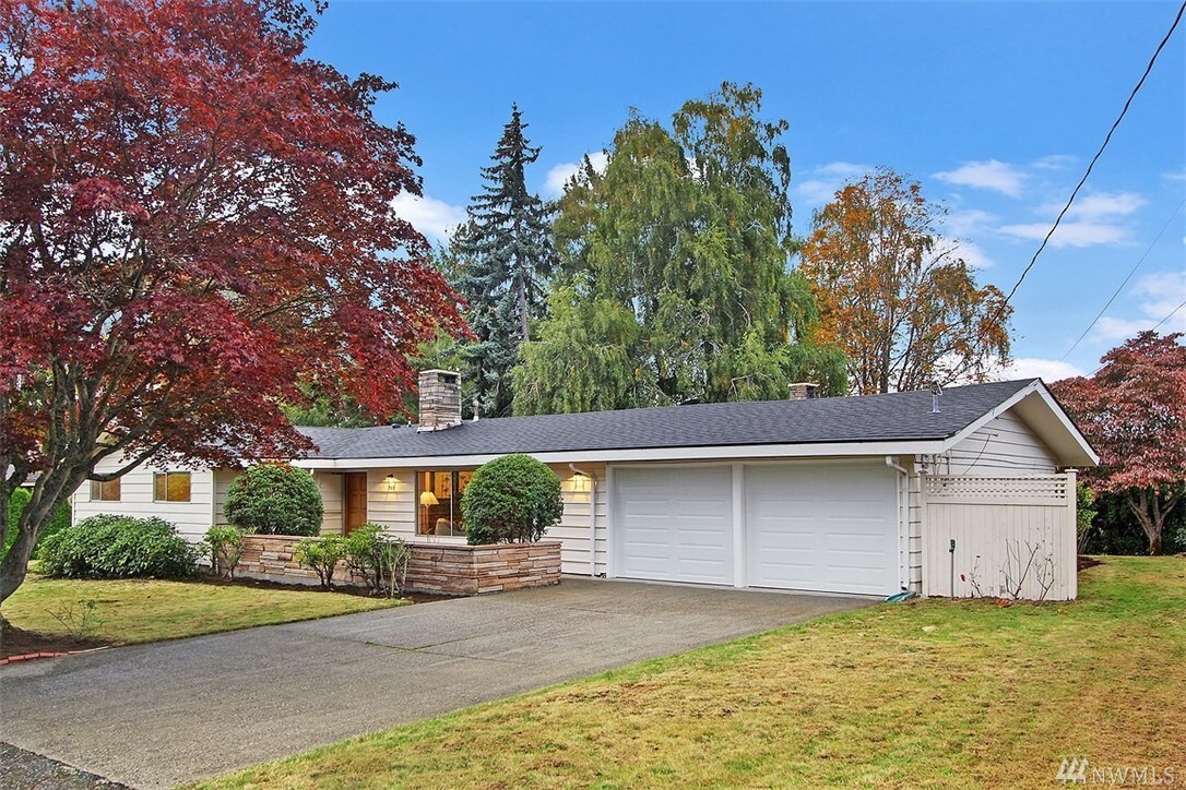 Property Photo: 741 Brookmere Dr WA 98020