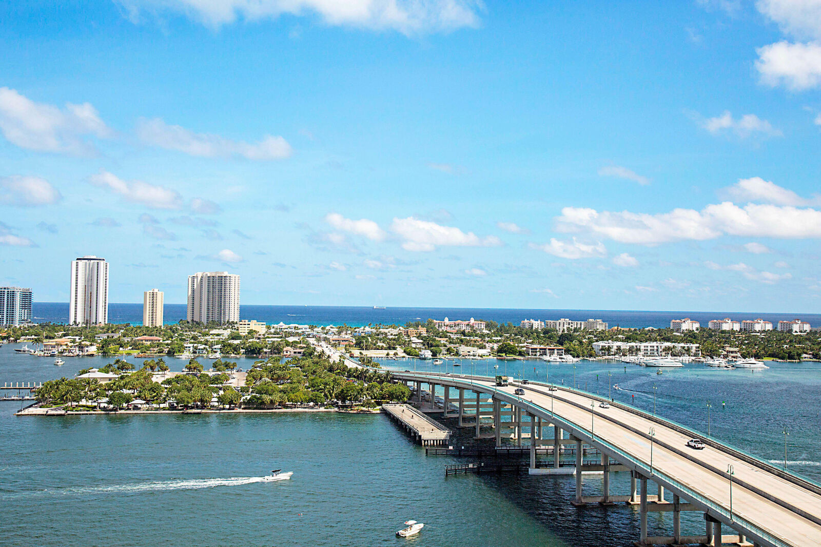 Property Photo:  2640 Lake Shore Drive 1815  FL 33404 