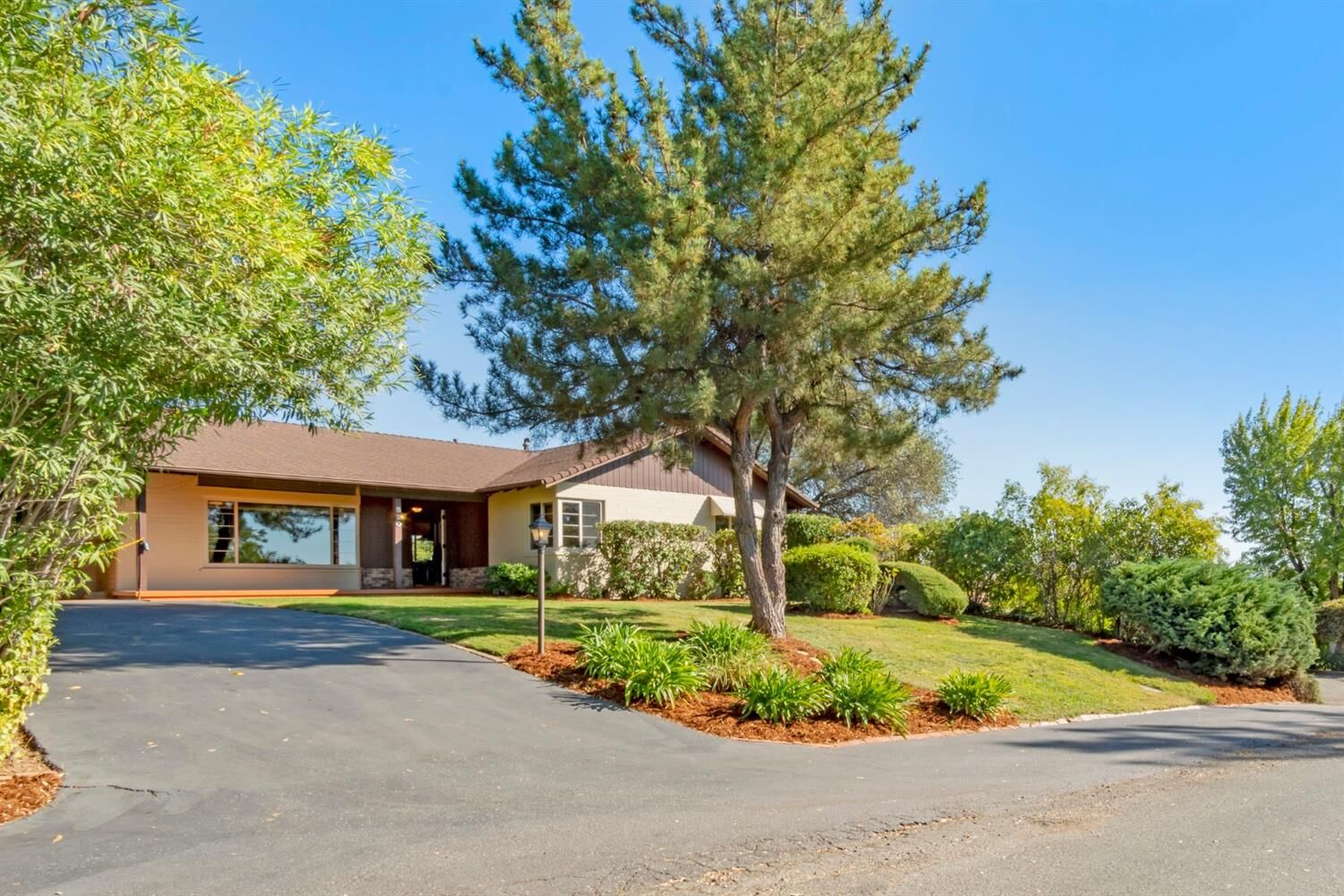Property Photo: 520 Landis Circle CA 95603