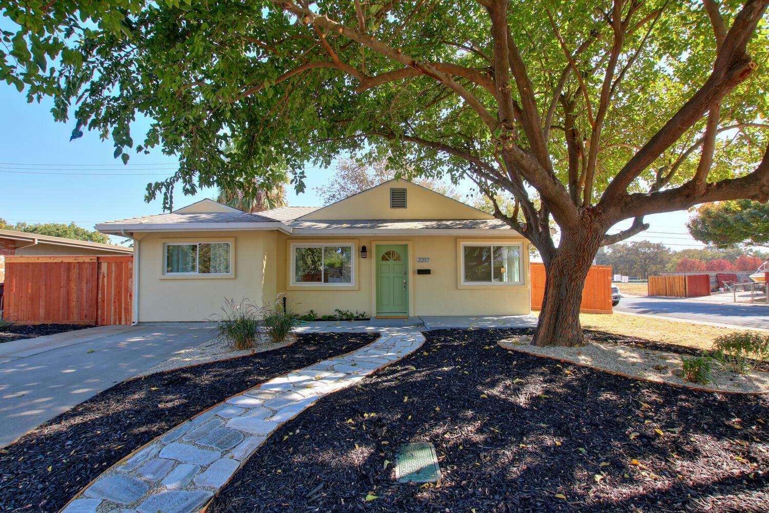 Property Photo:  2217 Kinsington Street  CA 95691 