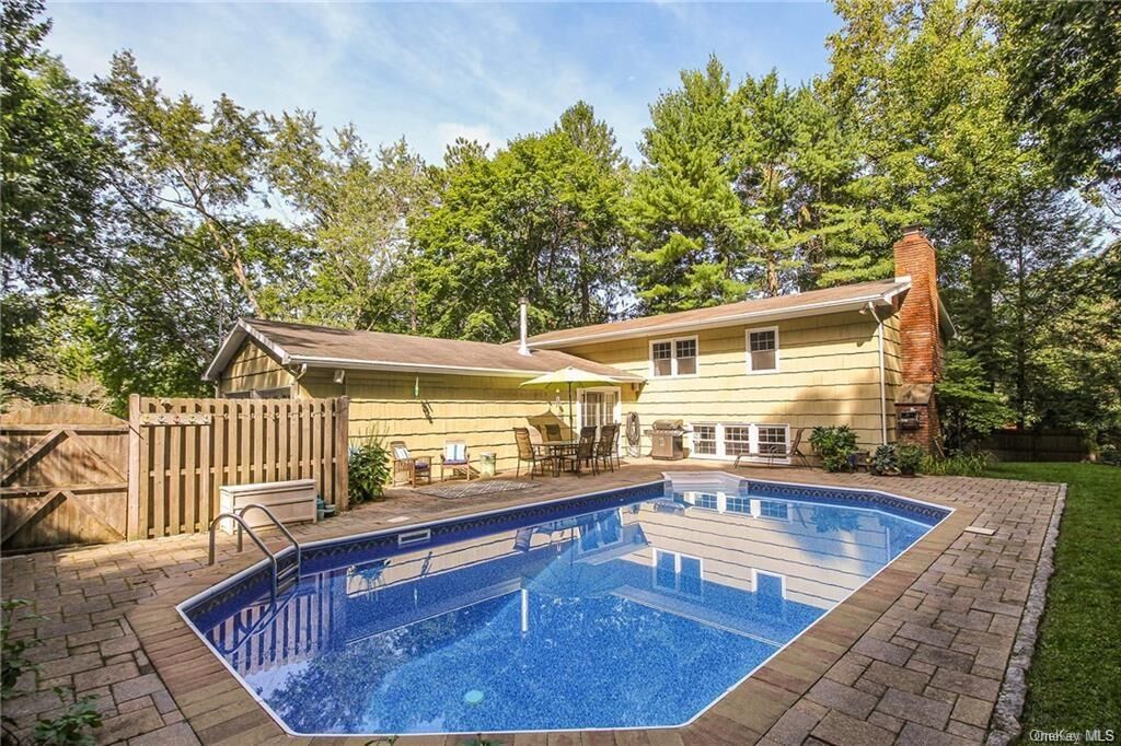 Property Photo: 2302 William Court NY 10598