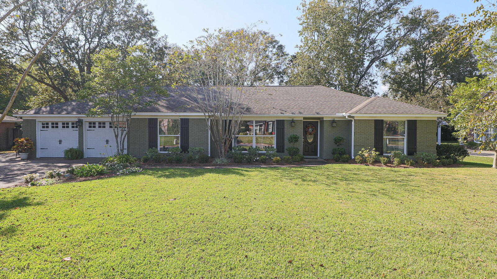 Property Photo: 25 Cambridge Avenue MS 39507
