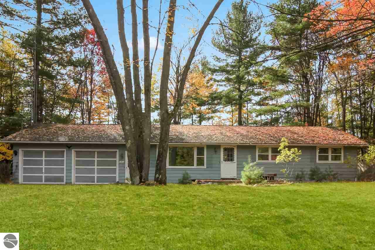 Property Photo: 1830 Glendale Street MI 49686-9154