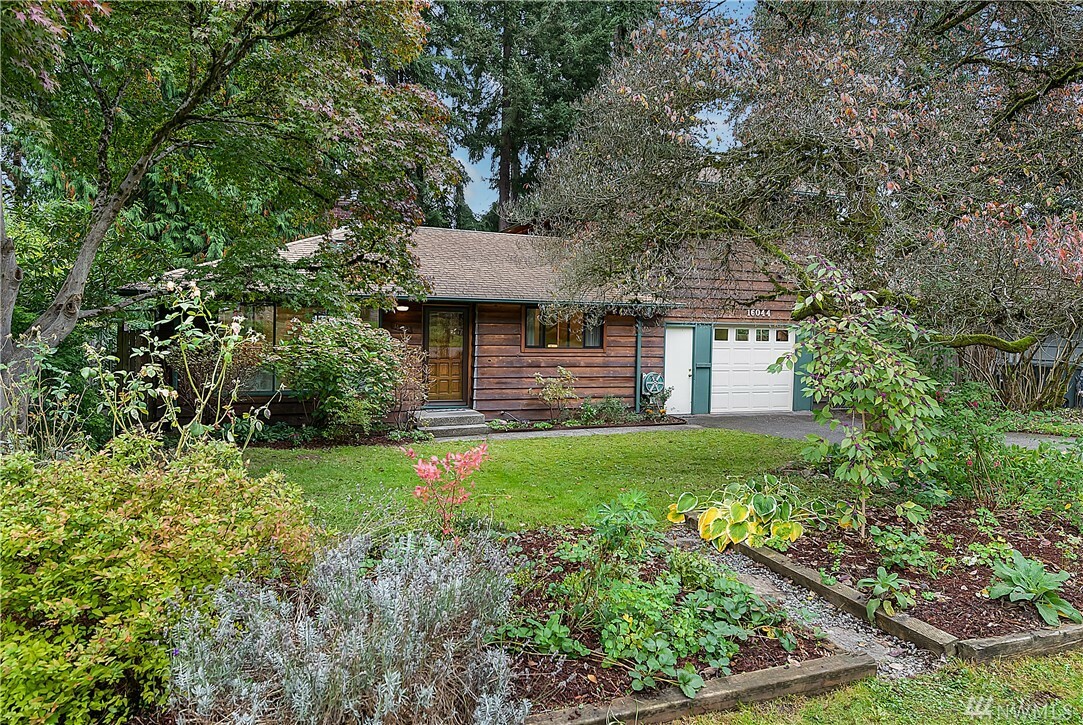 Property Photo:  16044 33rd Ave NE  WA 98155 