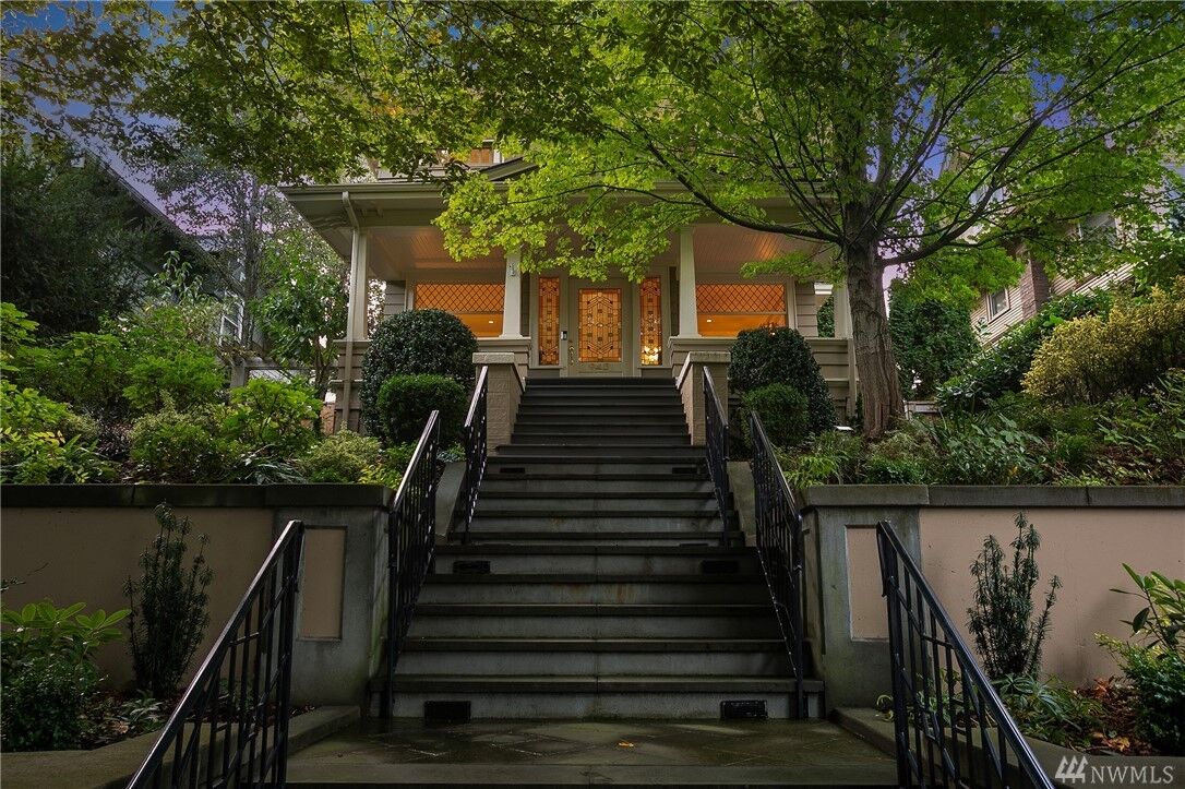 Property Photo: 943 19th Ave E WA 98112