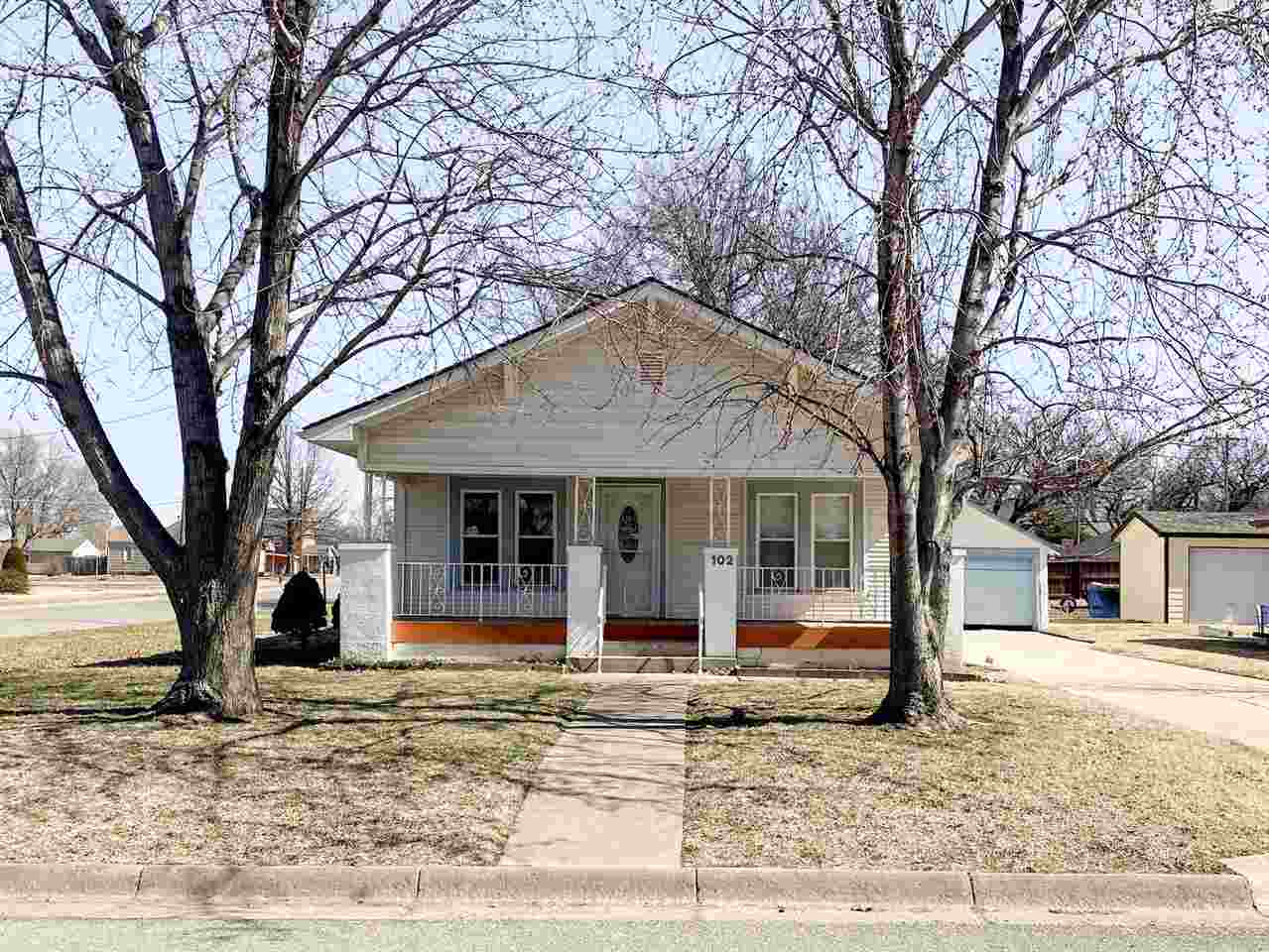 Property Photo:  102 S 6th St  KS 67030 