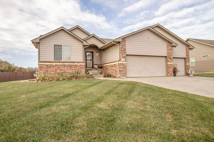 Property Photo:  1319 S Horseback St  KS 67230 