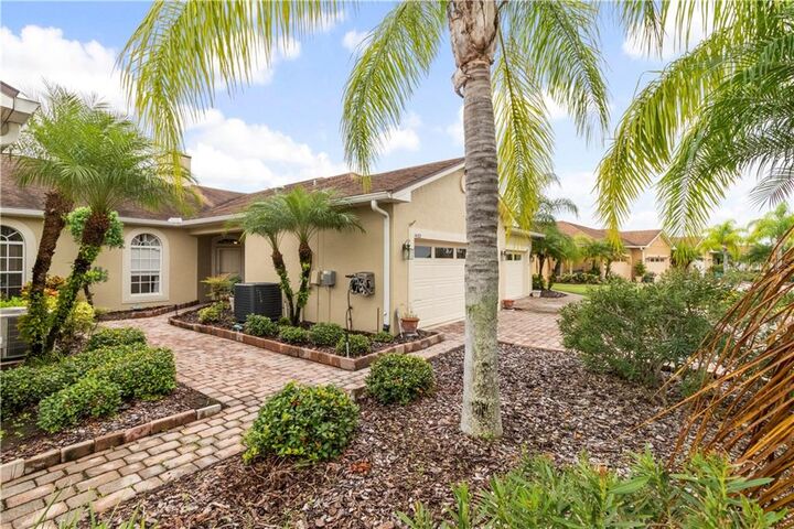 Property Photo: 1422 Innsbruck Court FL 33884