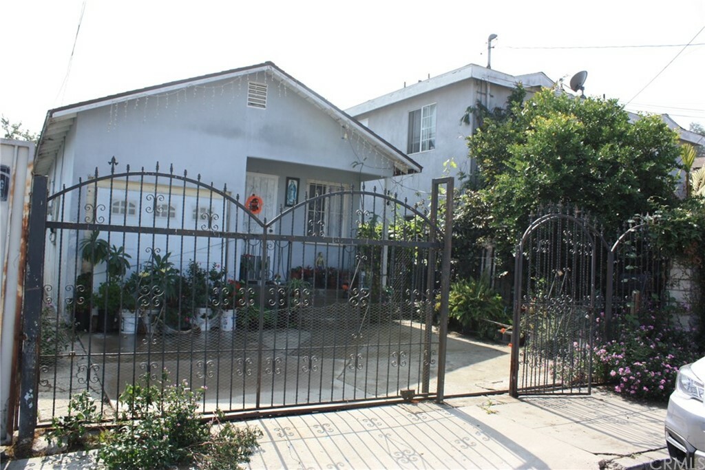 Property Photo: 126 E Maple Street CA 90220
