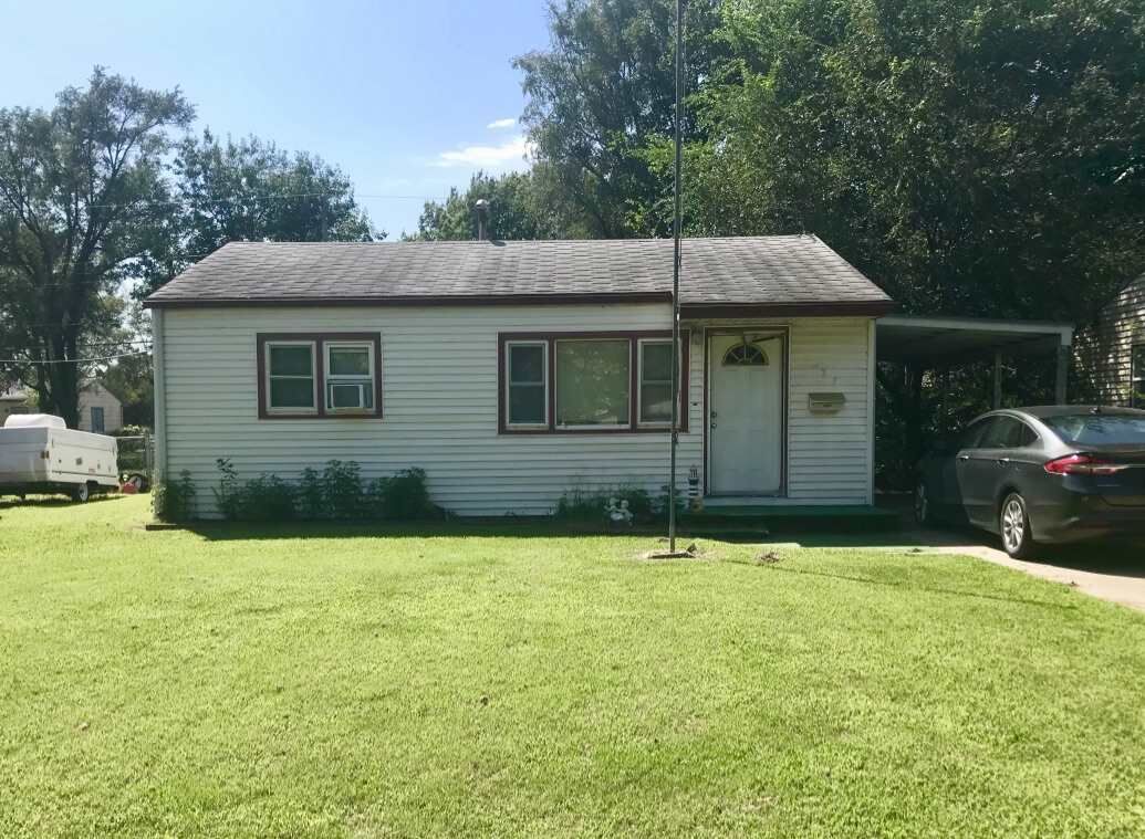 Property Photo: 437 Elm Ave KS 67147
