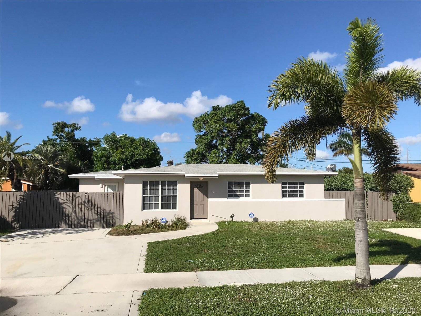 Property Photo: 5441 NW 181st Ter FL 33055