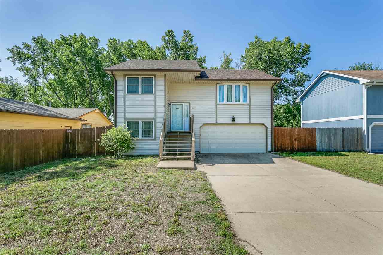 Property Photo:  1907 W 35th St S  KS 67217 