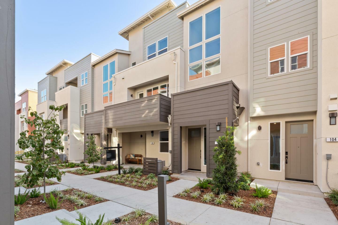 Property Photo: 2933 Lamory Place 108 CA 95051