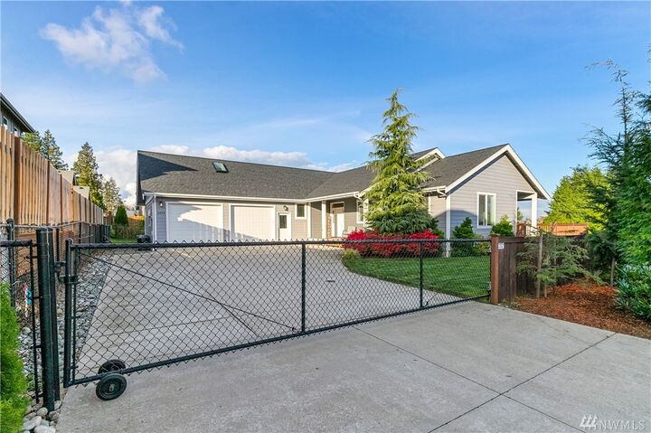 Property Photo:  2474 Pheasant Wy  WA 98248 