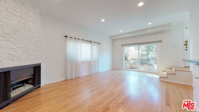 Property Photo:  1337 Berkeley St 1  CA 90404 