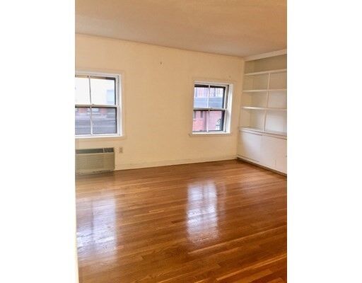 Property Photo: 281 Beacon St 8 MA 02116