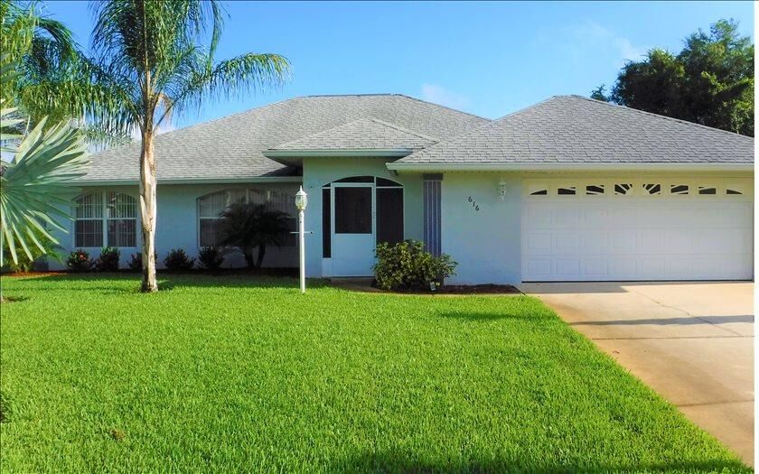 Property Photo:  616 Maravilla Avenue  FL 33875 