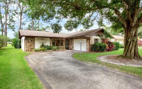 Property Photo:  307 Loon Avenue  FL 33870 