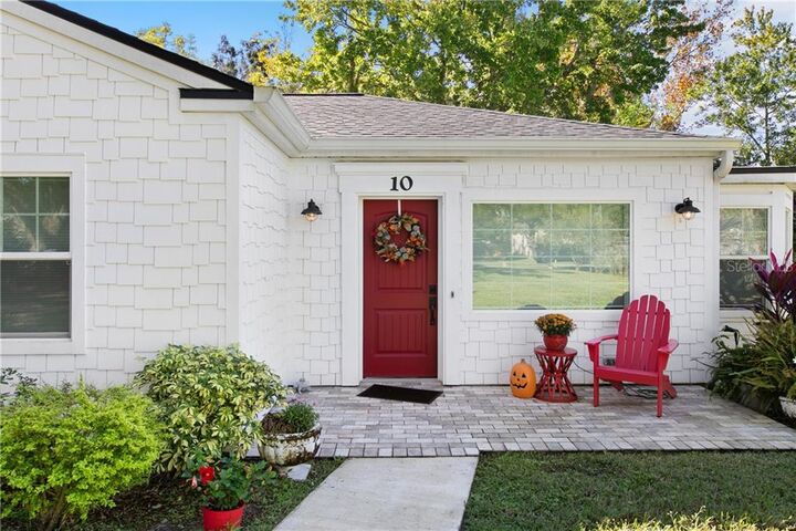 Property Photo: 10 Broad Street FL 34787