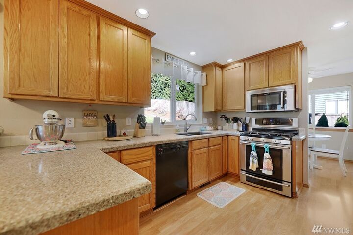 Property Photo: 11829 28th St SE WA 98258