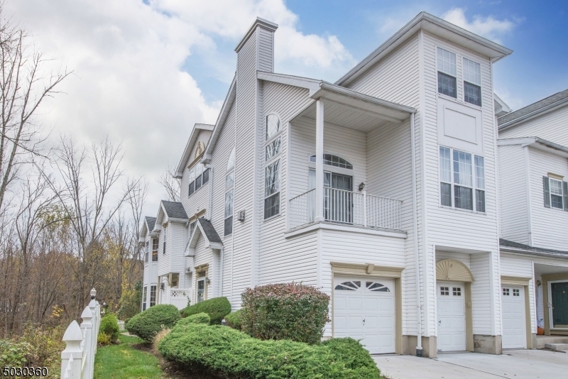 Property Photo:  18 Caroline Foster Ct  NJ 07960 