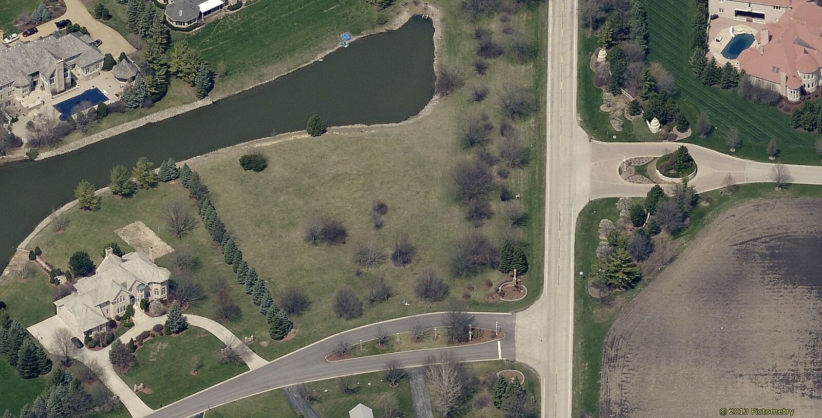 Property Photo: 1 Pentwater Drive IL 60010