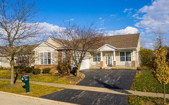 Property Photo:  448 Badger Lane  IL 60543 