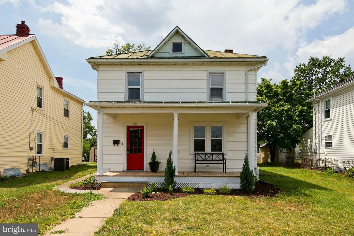 Property Photo:  905 Woodland Avenue  VA 22601 