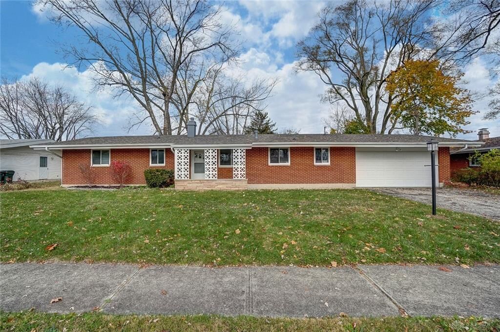 Property Photo:  817 N Eppington Drive  OH 45426 